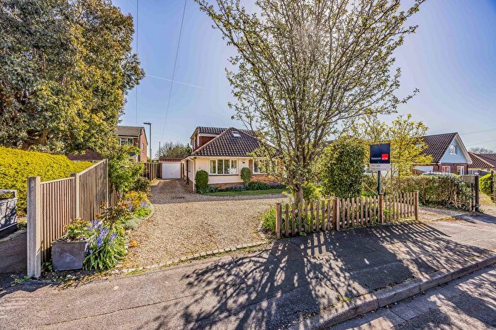 3 Bedroom Detached House For Sale In Hollybank Lane, Emsworth, PO10