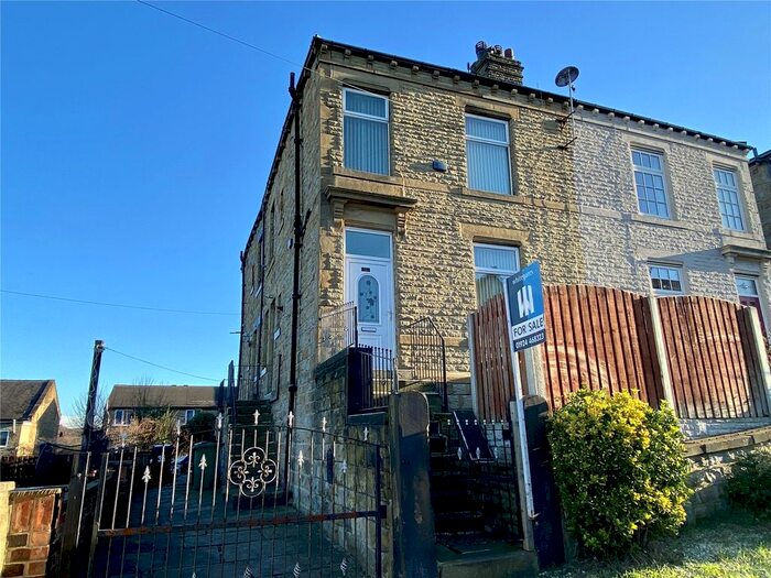 Houses for sale & to rent in WF17 7SG, Jessop View, Batley West Batley
