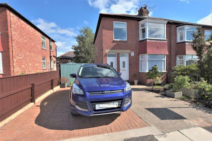 3 Bedroom Flat To Rent In Allerton Gardens, Newcastle Upon Tyne NE6