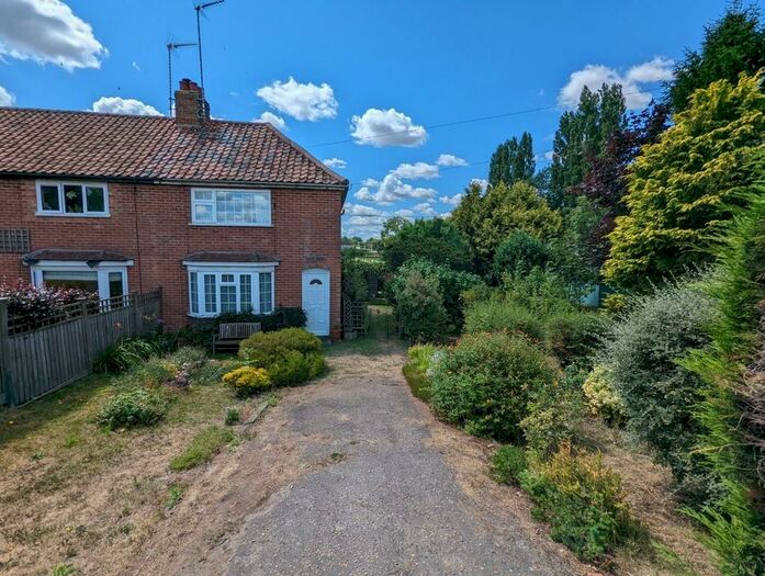 3 Bedroom Semi-Detached House For Sale In Westleton Road, Yoxford, IP17