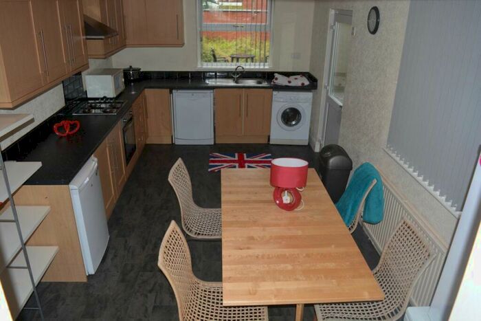 4 Bedroom House Of Multiple Occupation To Rent In Burleigh Road, Loughborough - Incl Bills Options, LE11