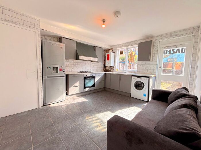 4 Bedroom Terraced House To Rent In Monthope Road, London, E1