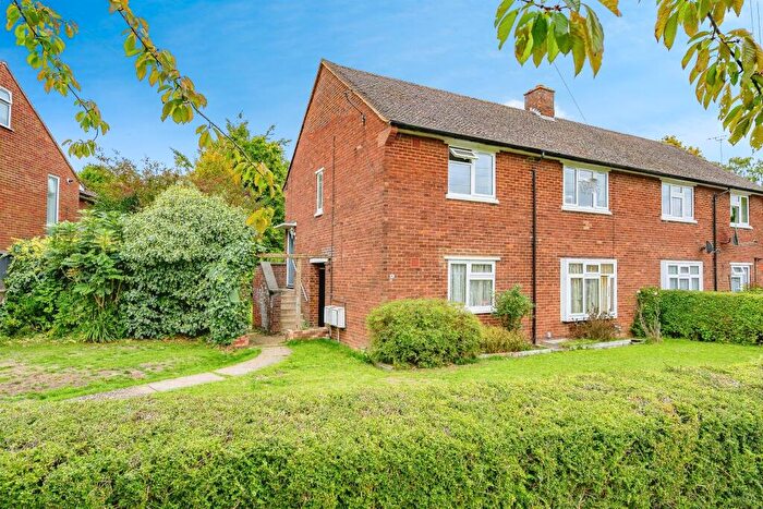 2 Bedroom Maisonette For Sale In Flint Way, St. Albans, AL3