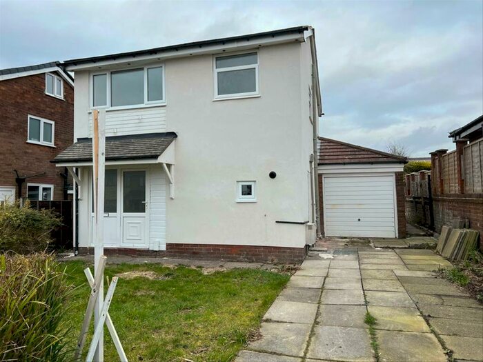3 Bedroom Detached House To Rent In Green Bank, Bolton, BL2