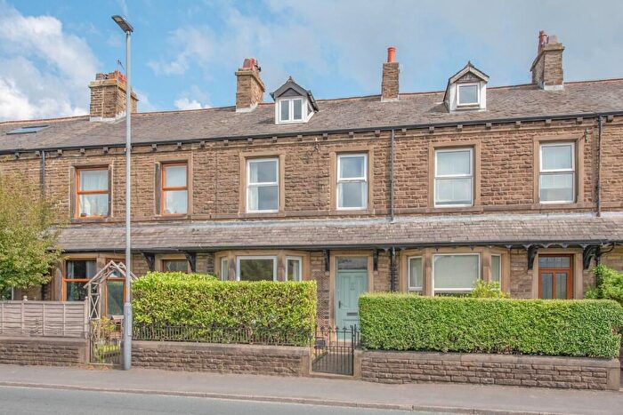 3 Bedroom Terraced House For Sale In St. Andrews Terrace, Cross Hills, BD20