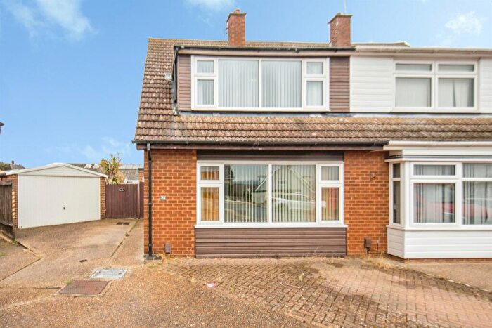 2 Bedroom Semi Detached House For Sale In Dawnbrook Close, Ipswich, IP2