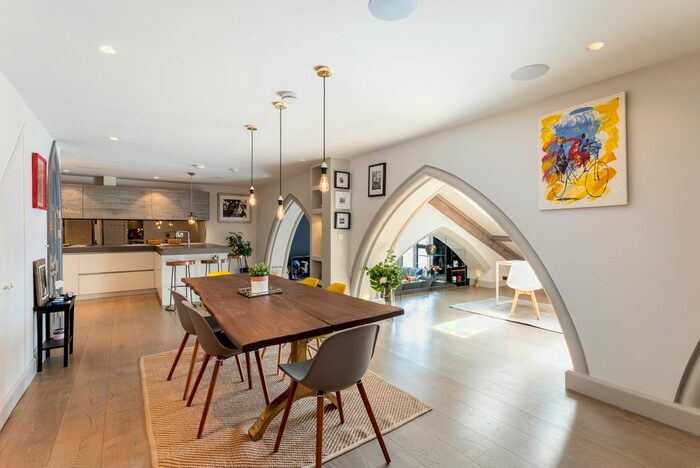 2 Bedroom Flat To Rent In Brussels Road, London, SW11