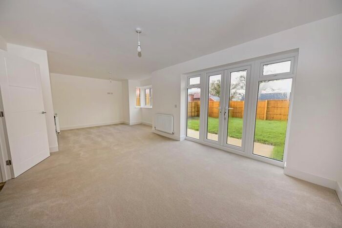 4 Bedroom Detached House To Rent In Merritt Way, Waterlooville, PO8