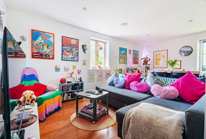 2 Bedroom Apartment For Sale In Braggs Lane, Bristol, BS2