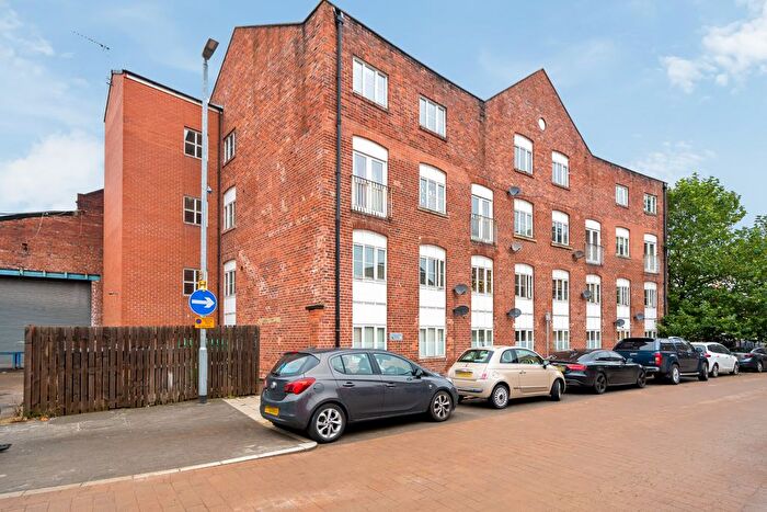 2 Bedroom Flat To Rent In Mertensia House, A Mabgate, Leeds, LS9