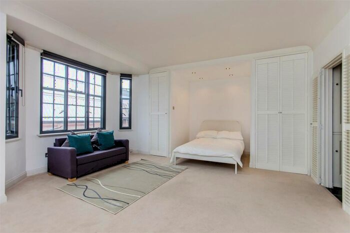 Studio To Rent In Donovan Court, Drayton Gardens, London, SW10