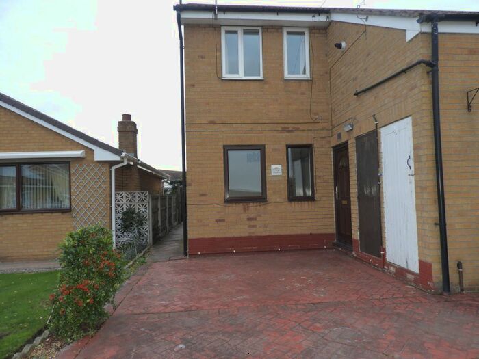 2 Bedroom Flat To Rent In Elmdale Drive, Edenthorpe, Doncaster DN3