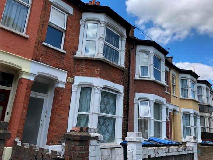 1 Bedroom Flat To Rent In Sweet Briar Walk, Edmonton, N18