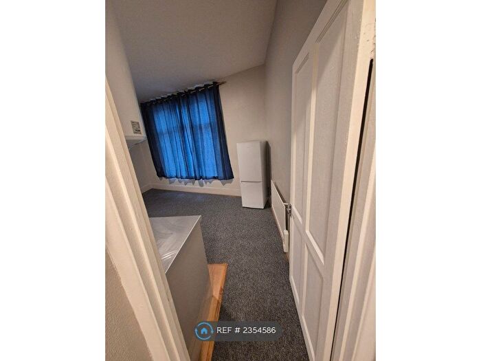 1 Bedroom Flat To Rent In Clarence Road, London, E5