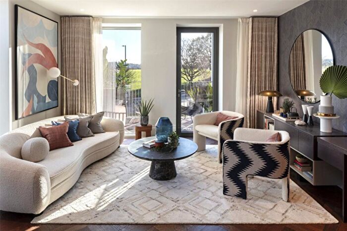 2 Bedroom Apartment To Rent In Aviator Drive, London, NW2
