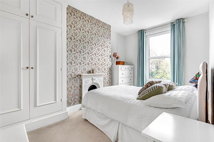 5 Bedroom Terraced House For Sale In Pendle Road, Furzedown, SW16
