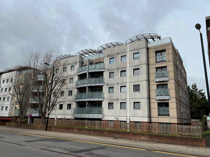 1 Bedroom Flat To Rent In Central Purpose Built Apartment, CR8