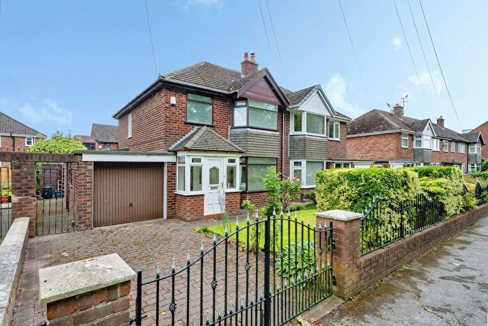 3 Bedroom Semi Detached House For Sale In Winwick Road, Warrington, Cheshire, WA2