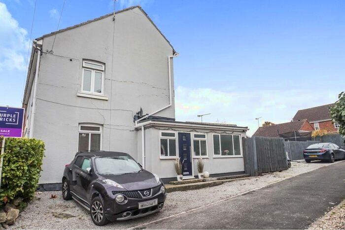 Houses for sale & to rent in SN2 5DQ, Newton Way, Penhill And Upper