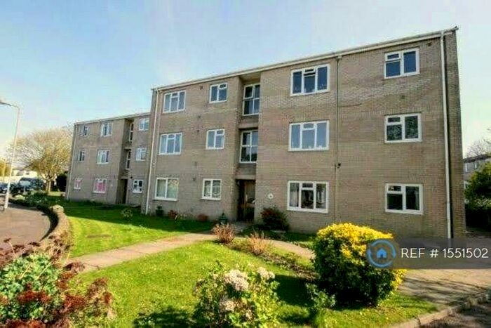 1 Bedroom Flat To Rent In Louise Court, Cardiff, CF14