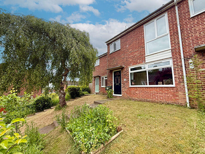 3 Bedroom Terraced House For Sale In Knaves Hill, Linslade, LU7