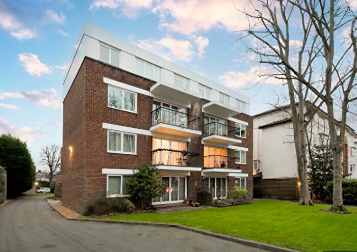 1 Bedroom Flat To Rent In Gowan Lea, Woodford Road, London, E18