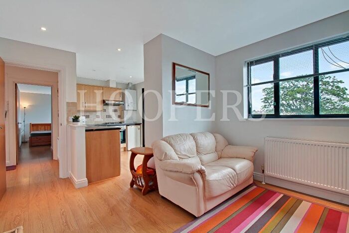 2 Bedroom Flat For Sale In Leeland Way, London, NW10