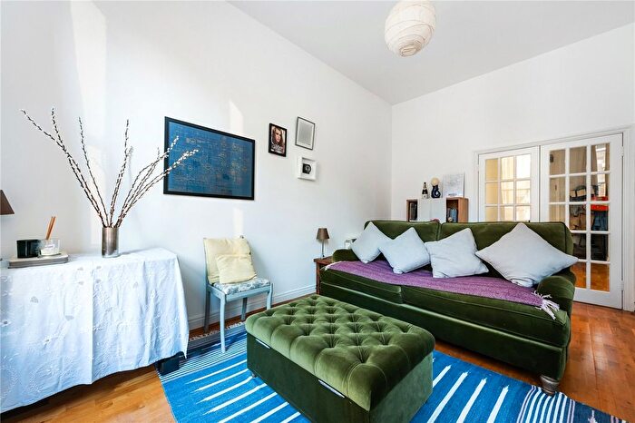 1 Bedroom Flat To Rent In Albion Yard, Whitechapel Road, London, E1