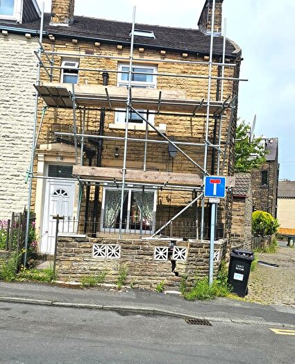 4 Bedroom End Terrace House To Rent In Intake Road, Bradford, BD2