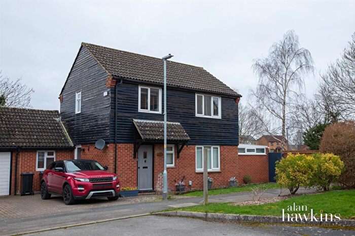 3 Bedroom Link Detached House For Sale In High Mead, Royal Wootton Bassett, SN4