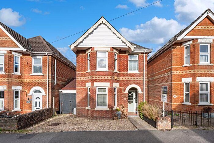 3 Bedroom Detached House For Sale In Hermitage Road, Poole, BH14