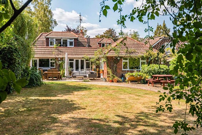 5 Bedroom Detached House For Sale In Pine Drive, Finchampstead, Berkshire, RG40