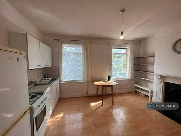 1 Bedroom Flat To Rent In Trehurst Street, London, E5