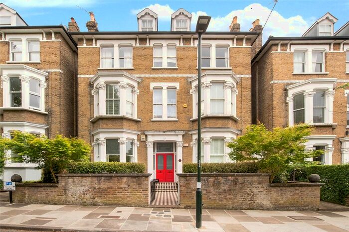 1 Bedroom Flat To Rent In Cardigan Road, Richmond, Surrey, TW10