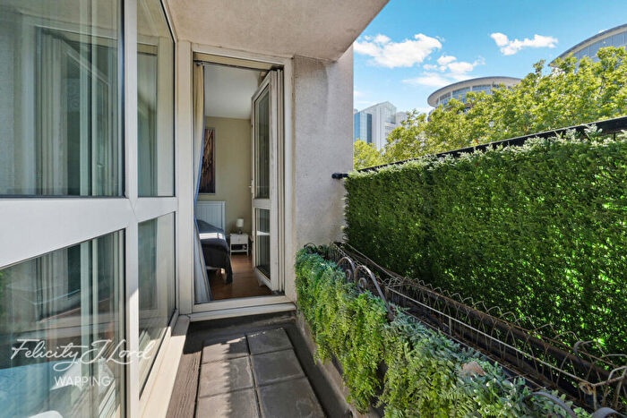 1 Bedroom Flat For Sale In Cartwright Street, Tower Hill, London, E1