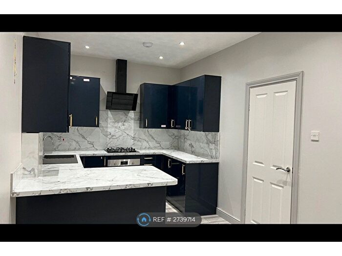 3 Bedroom Flat To Rent In Loris Court, Cambridge, CB1