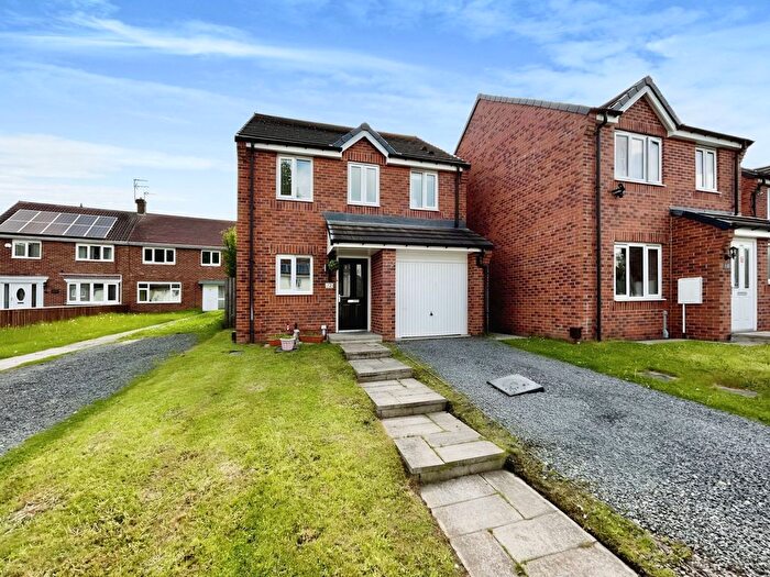 3 Bedroom Detached House For Sale In Fairbairn Road, Peterlee, SR8