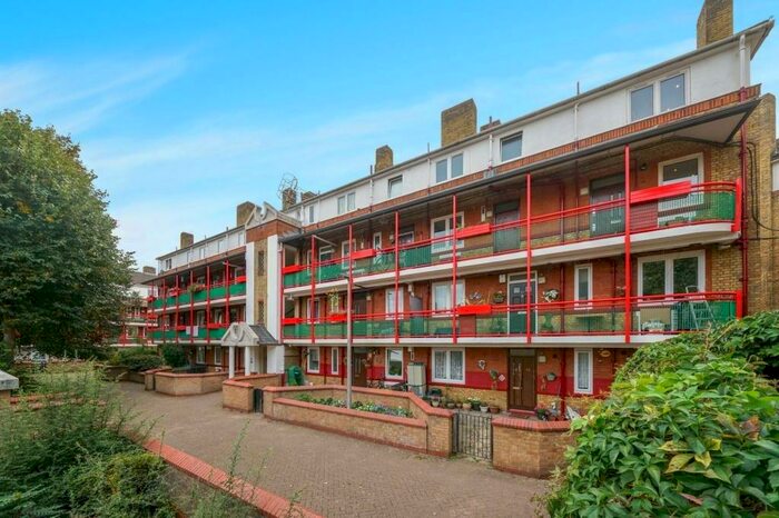 2 Bedroom Flat To Rent In Millpond Estate, West Lane, Bermondsey, SE16