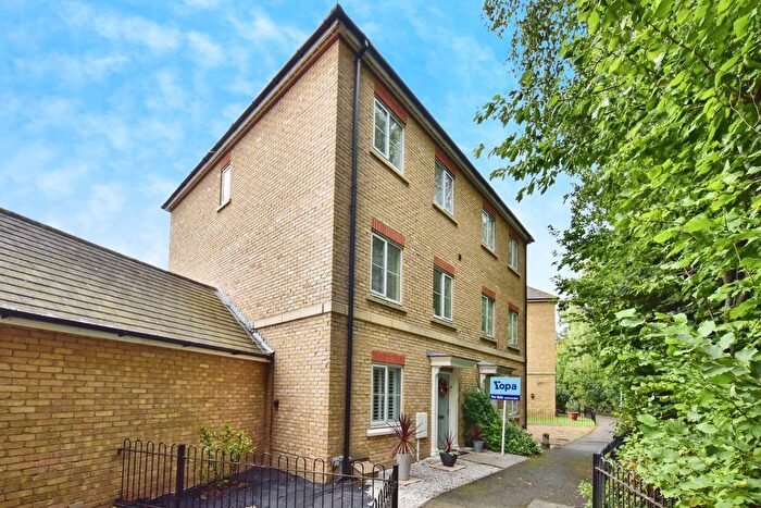 4 Bedroom Semi-Detached House For Sale In Argent Way, Sittingbourne, ME10