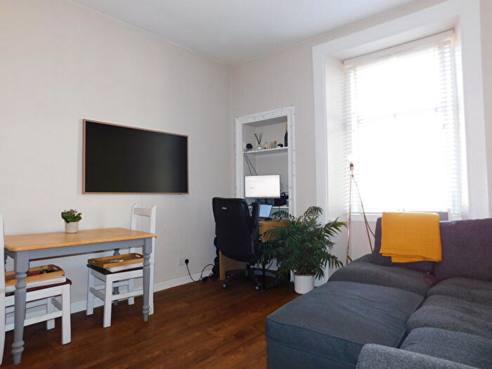 1 Bedroom Flat To Rent In , Caledonian Crescent, Edinburgh, EH11