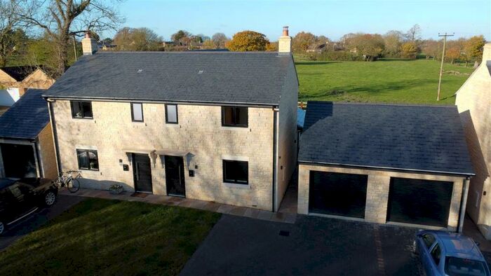 3 Bedroom Semi-Detached House To Rent In Angus Cottage, The Lane, Oldhurst, PE28