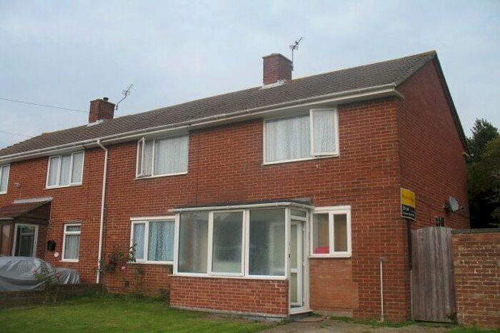 4 Bedroom Semi-Detached House To Rent In Weston, Southampton, SO19