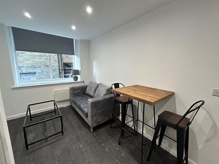 1 Bedroom Flat To Rent In Spectrum House, East Parade, Bradford, BD1