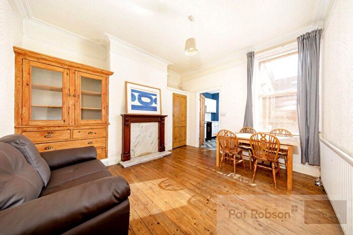 2 Bedroom Apartment To Rent In Albemarle Avenue, High West Jesmond, Newcastle Upon Tyne, Tyne & Wear, NE2