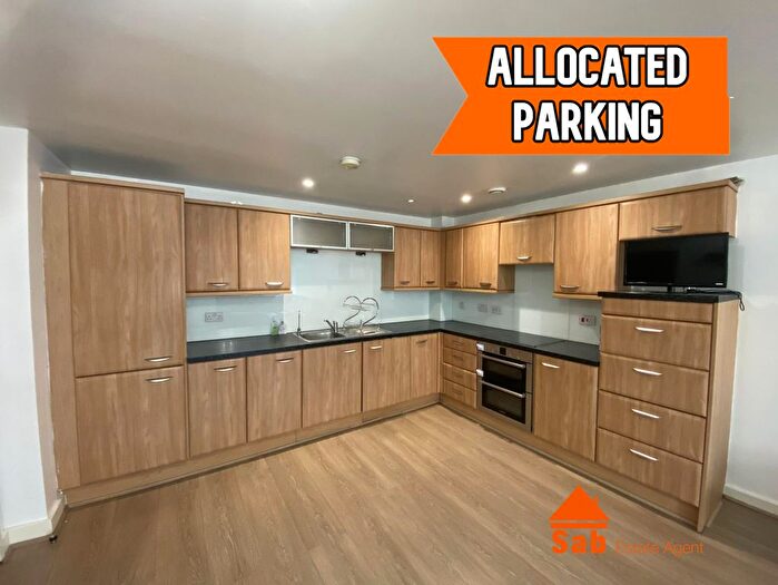 2 Bedroom Flat To Rent In Lanadron Close, Isleworth, TW7