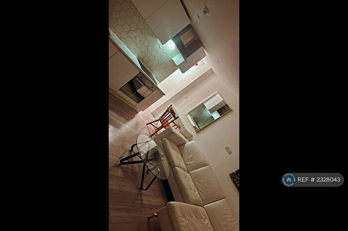 1 Bedroom Flat To Rent In Crosby Street, Stockport, SK2