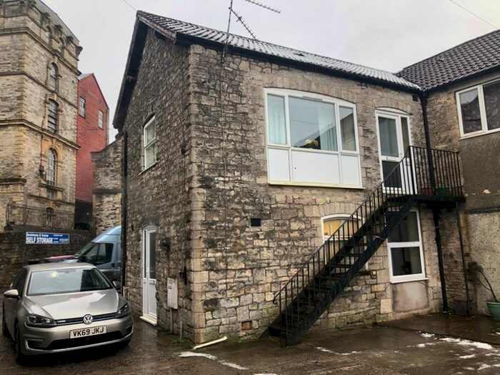 1 Bedroom Flat To Rent In Commercial Road, Shepton Mallet BA4