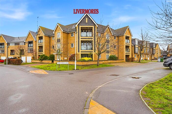 2 Bedroom Apartment For Sale In Chapel Drive, Dartford, DA2