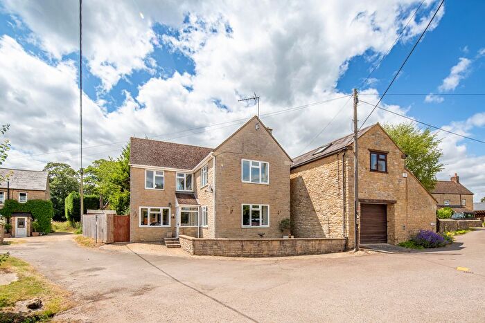 4 Bedroom Detached House For Sale In The Lane, Bicester, OX27
