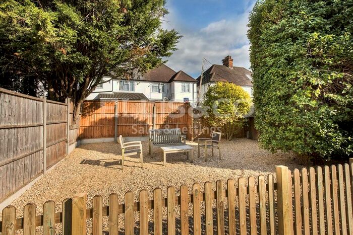 1 Bedroom Apartment To Rent In Woodstock Avenue, London, NW11